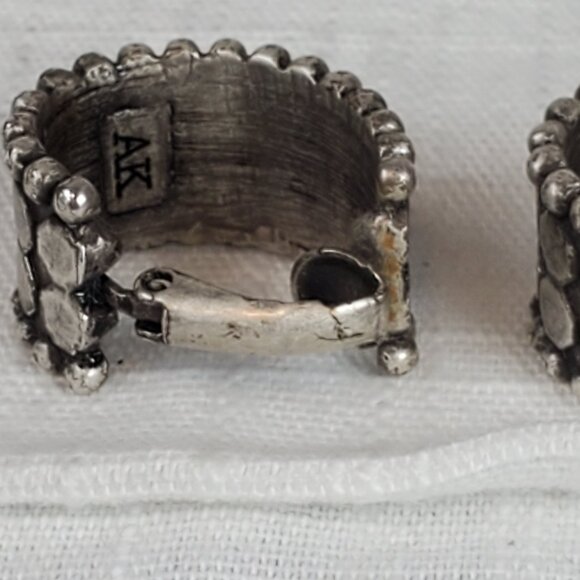 Silver Tone Dotted Cuff Clip On Earrings AK Marked - Picture 5 of 7